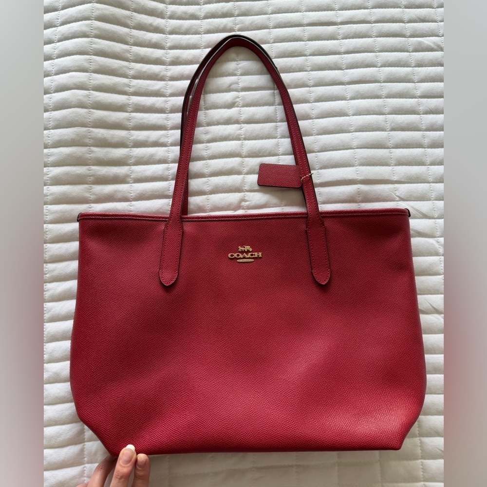 Coach City Tote NWOT Cherry Red Leather Tote - Picture 2 of 9